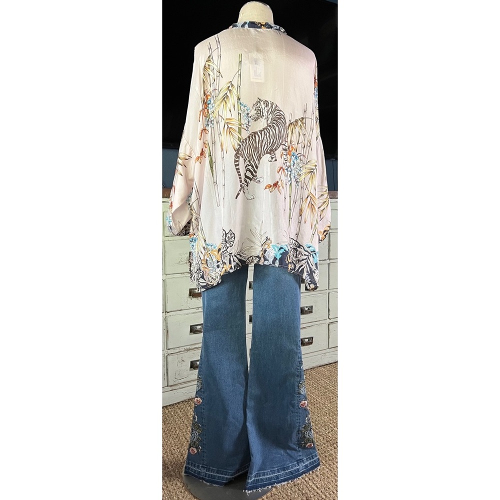 Printed Button-Front Blouse in Beige with Teal & Black Accents - Picture 7 of 13